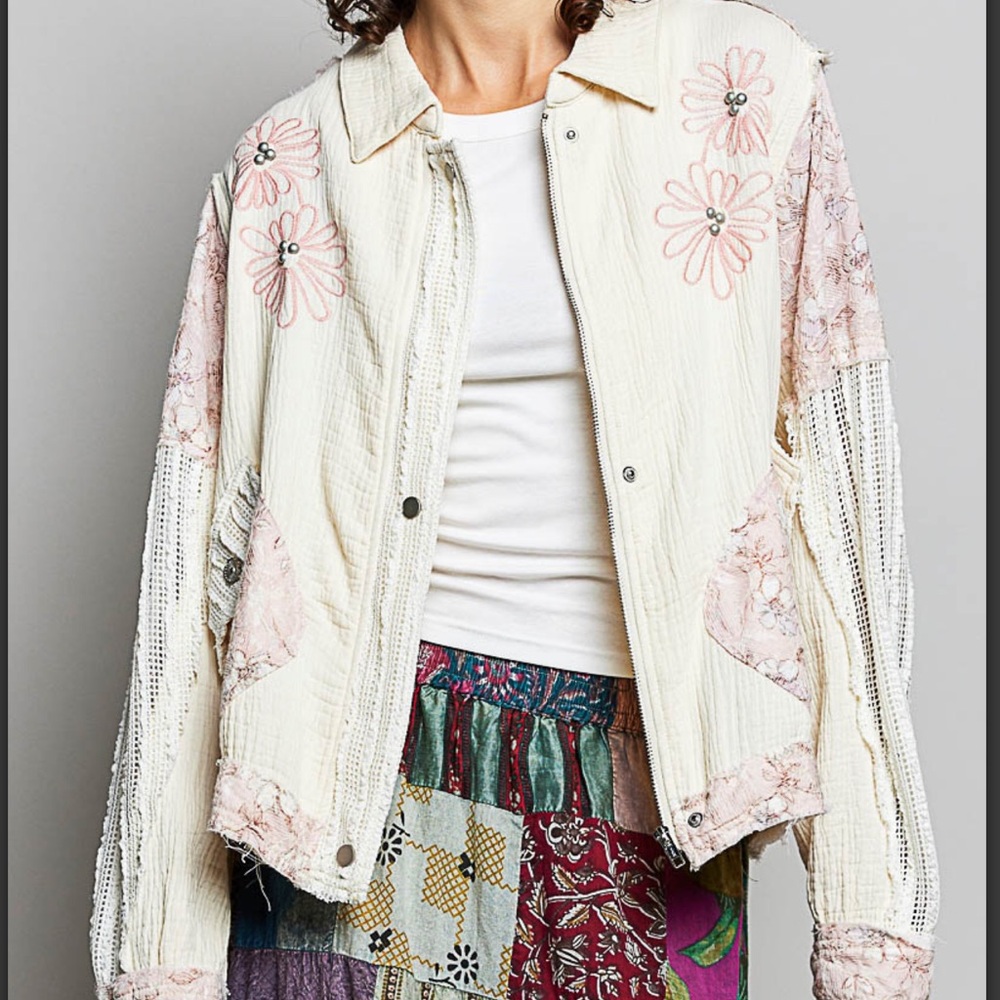 💕SALE! POL Floral Embroidered Women's Jacket - Picture 2 of 6